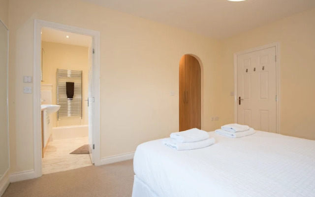 Dalton Crescent