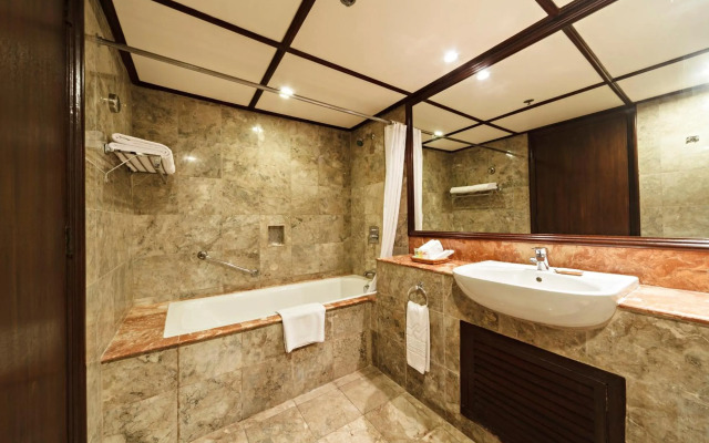 Waterfront Airport Hotel & Casino