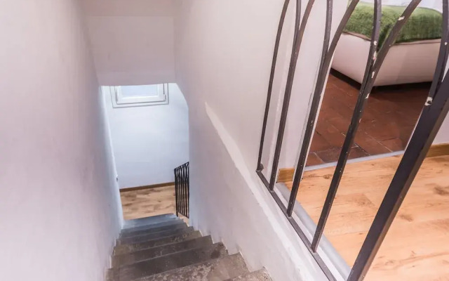 Stunning 2BD Apt 7min Walk to Duomo