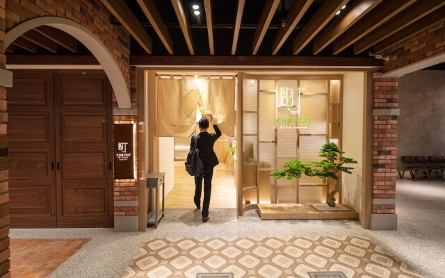 CHO Stay Capsule Hotel - Taoyuan Airport T2