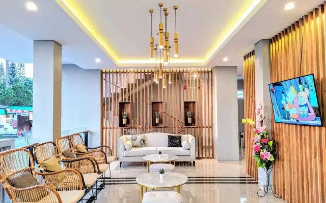 Facade Hotel by Azana