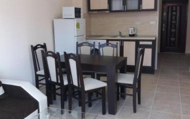 Golden Sea View Apartments 1