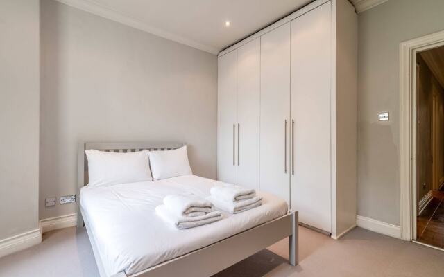 Canal Crescent Charm Flat With Stunning Views, Little Venice