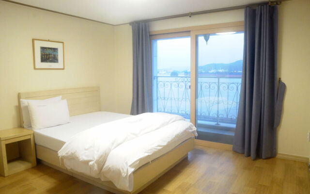 Hansan Hotel