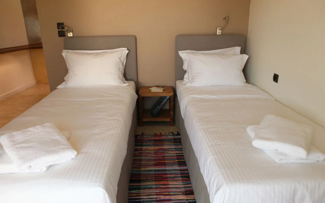 Horizonte Seafront Suites