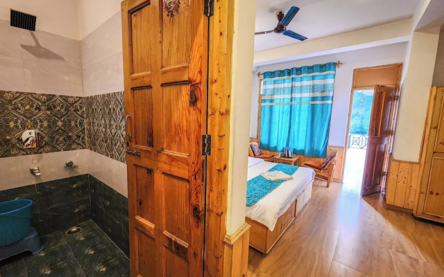 Singh Saab Rooms & Cafe