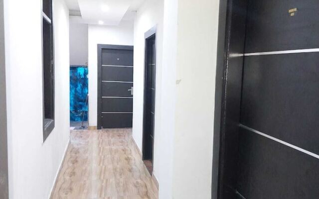 Hotel Twamev Couple Friendly Laxmi Nagar