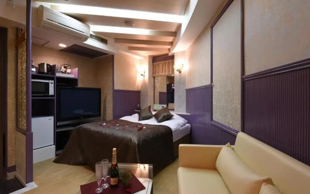 Hotel Frontier - Adults Only