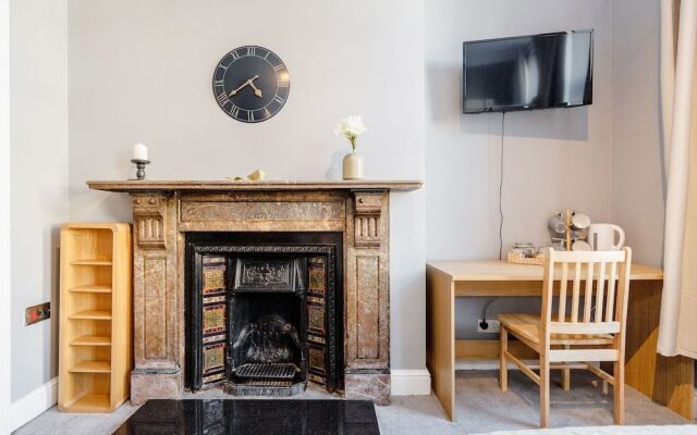 Donatello Rooms Aldgate