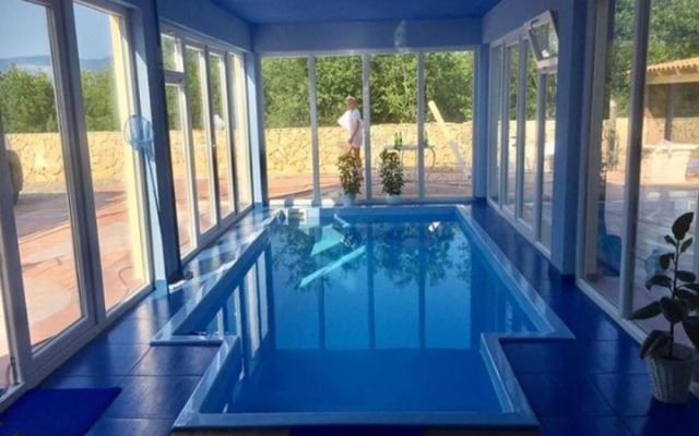 Three-Bedroom Holiday home with Sea View in Klimno