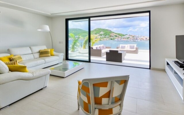 Penthouse With Simpson Bay Views! Terrace w/ Jacuzzi, Wifi, AC, Concierge Service