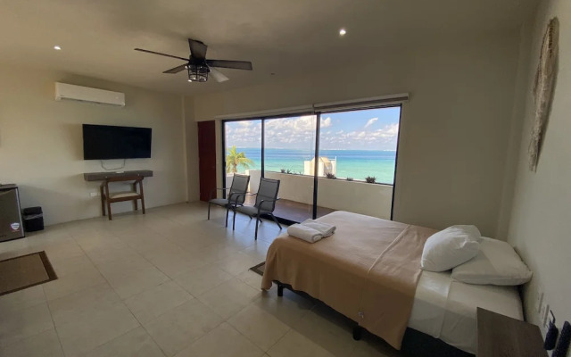 Cuxos Hotel Beachfront