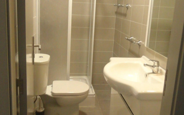 Be Coimbra Hostels