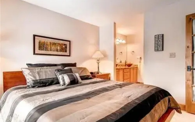Ski Hill by Pinnacle Lodging