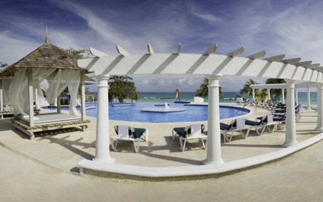 Chrisann's Beach Resort
