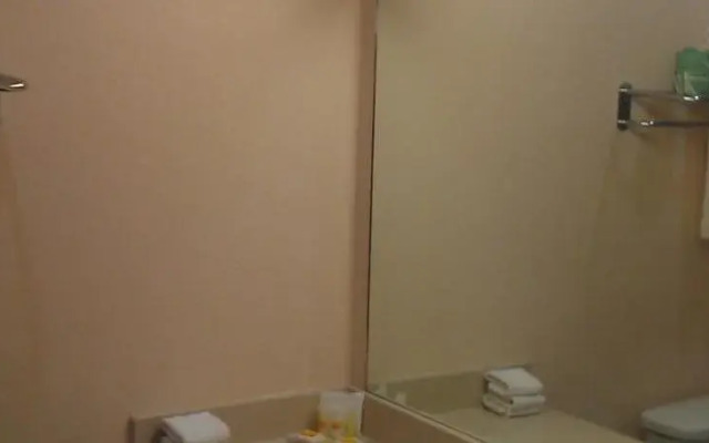 Robinson Inn and Suites