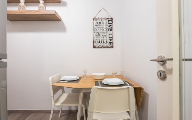 Comfy Home in Koukaki