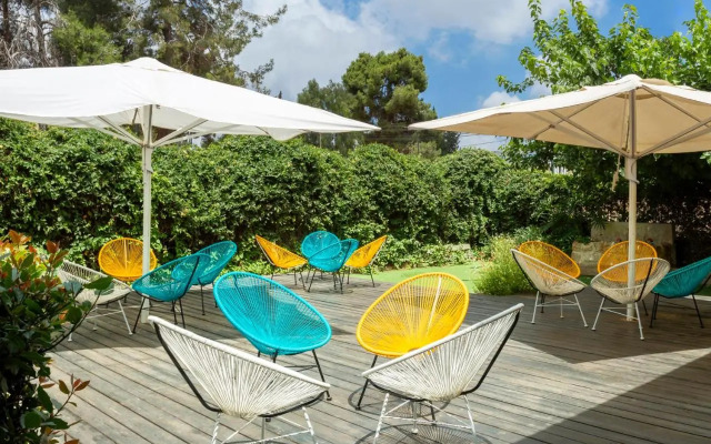 Metula Travel Hotel