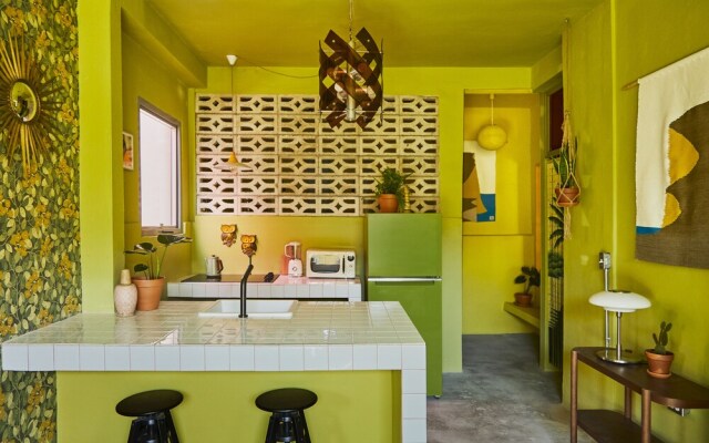 MOOD HAUS by DW - 70's Retro Stays