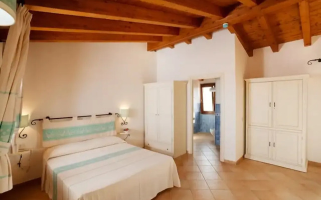 Residence with pool in Vignola Mare