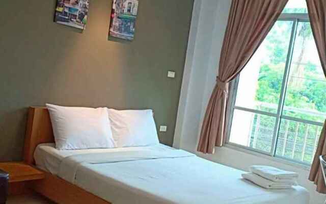 Sena House Paholyothin 30