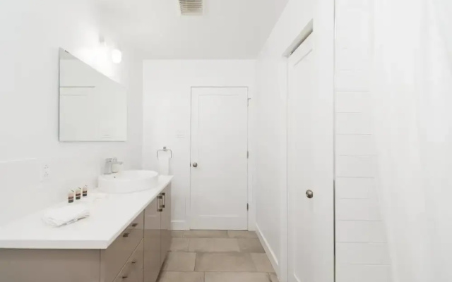 Explore Montreal From Sleek Contemporary Apartment