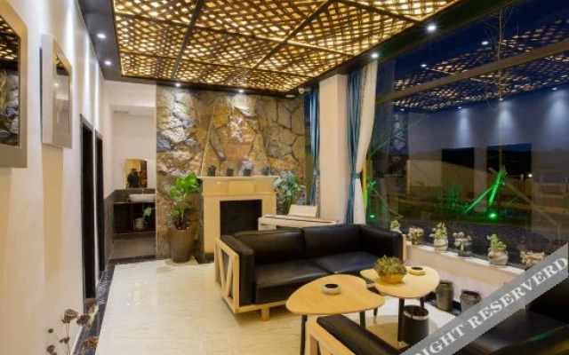 Lugu Lake Yunshang Holiday Hotel