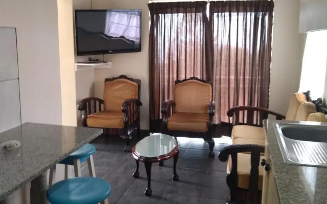 Henry's House on Sea