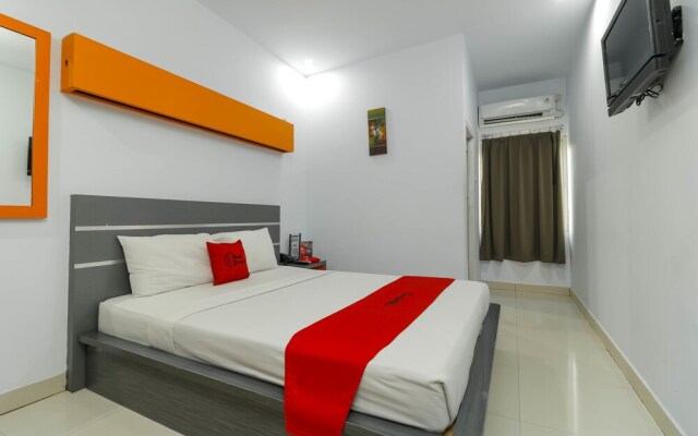 RedDoorz near Manado Town Square