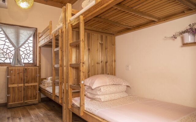 Qing He Yue Hostel