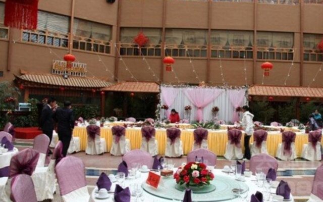 Paradise Hotel