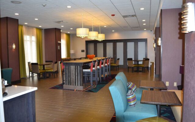Flag Point Inn & Suites Pratt by FairBridge