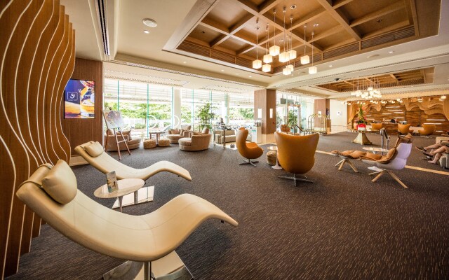 Pullman Reef Hotel Casino