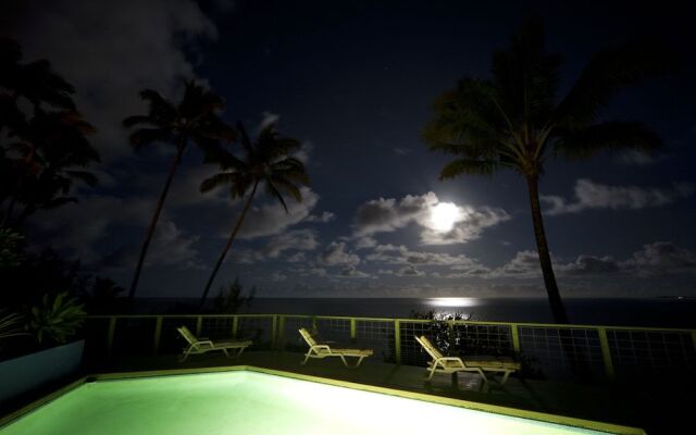 Hale Kai Hawaii Bed  Breakfast