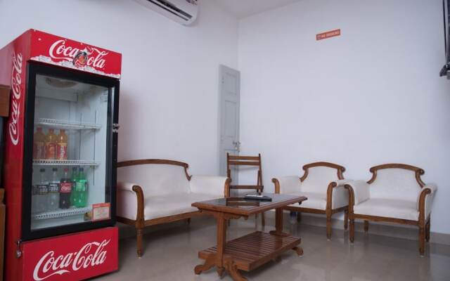 OYO 9970 Hotel Auro INN