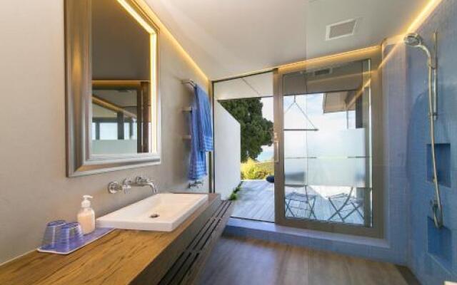Waiheke Luxury Blue and Green Rooms