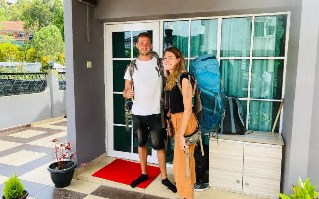 100 Backpackers Hostel