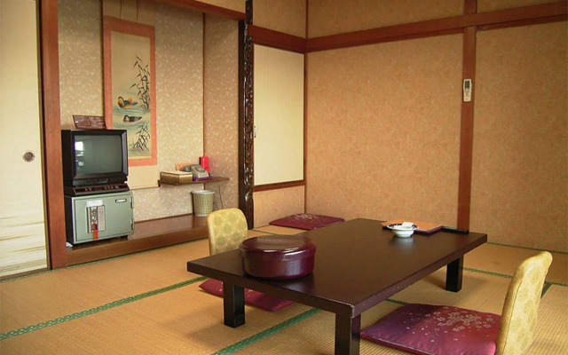 Toushijima Onsen Suzunami