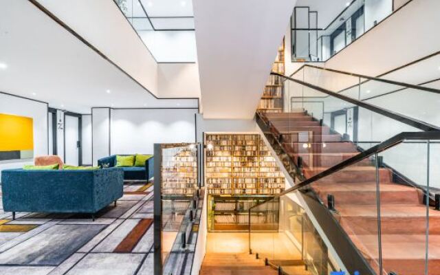 Daocheng Yading Chujian Art Hotel