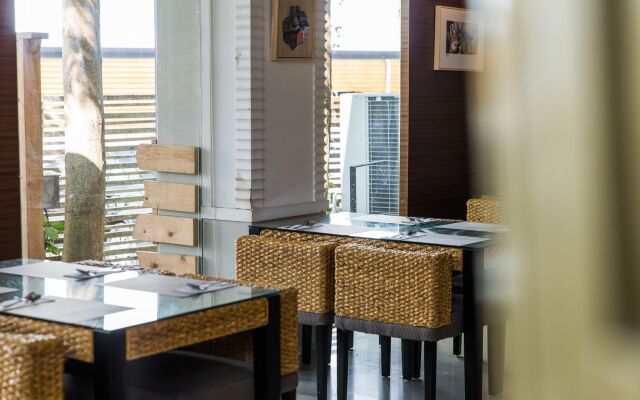 Sun Dialogue Hotel by Cosmos Creation