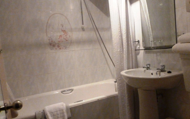 Moulin Hotel