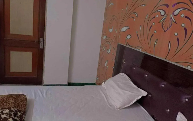 Oyo 80790D Diamond Guest House
