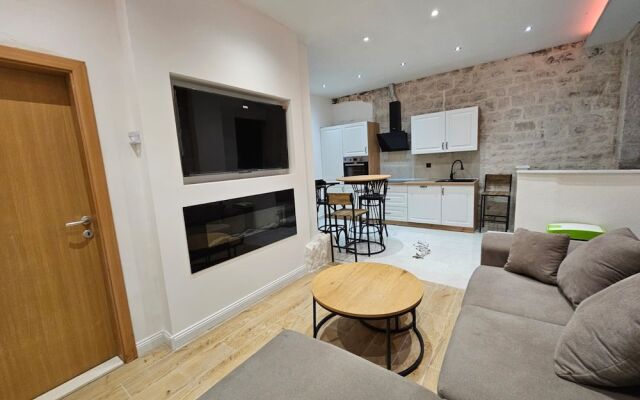 Apartment Antonio, on the Seafront With Garden