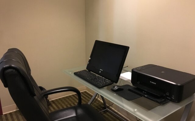 Norwood Inn & Suites