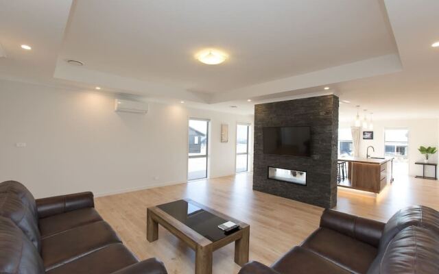 Super House 3 Bedroom