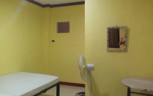 RMS Travellers Inn - Hostel