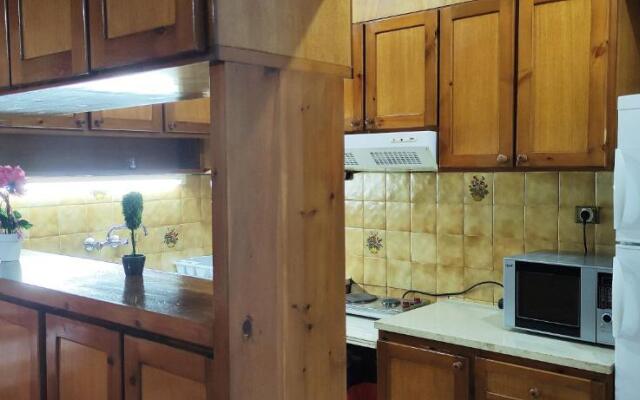 Fouli Studios & Apartments