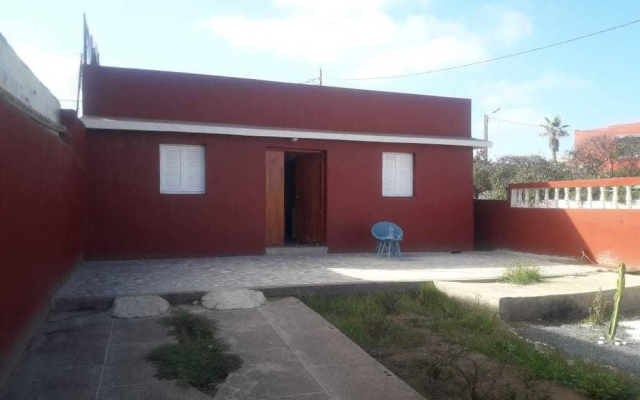 Paloma Pied Sur Sable