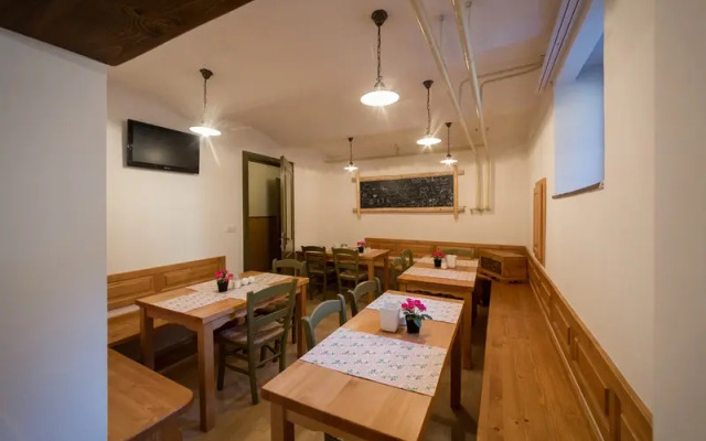 Berghi Hotel and Apartments