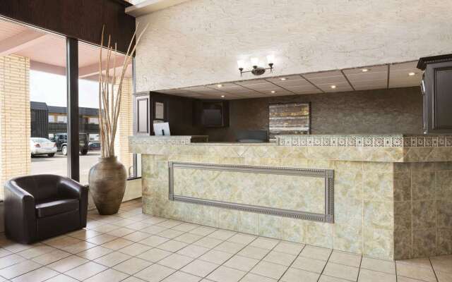 Baymont Inn and Suites Medicine Hat